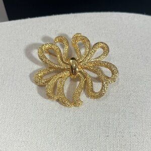 Monet Vintage Elegant Gold Tone Textured Bow Flower Brooch Pin